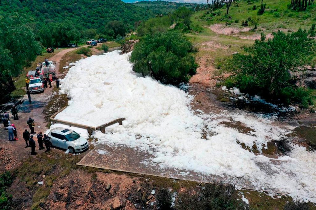 Mont Culo De Espuma Contaminada En Valsequillo Puebla Cobra Una