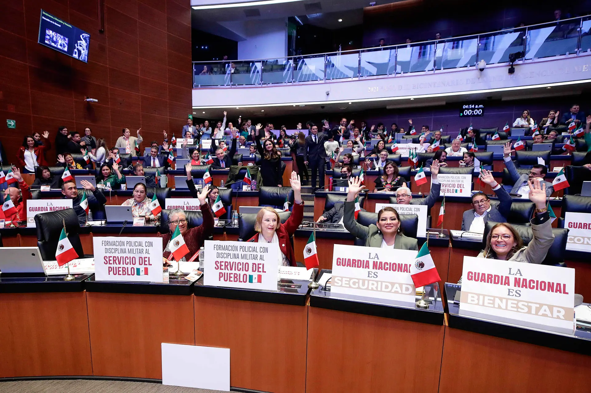 El Senado de aprueba la polémica reforma para militarizar la Guardia ...